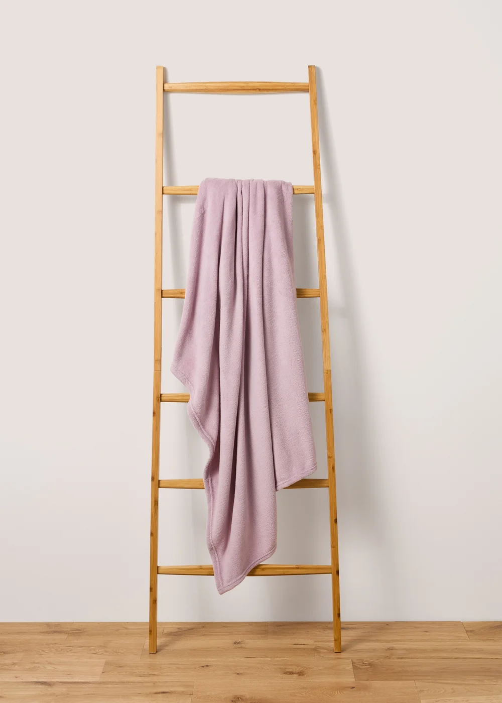 Lilac Plain Throw (130cm x 150cm) Image 1