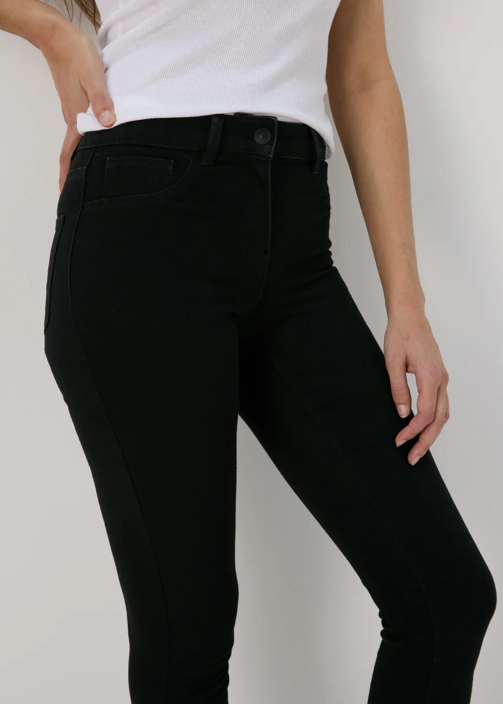 Black Skinny Jeans - 8/L29 Image 3