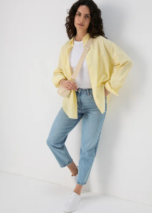 Light Wash Ava Mom Jeans - 8/L29 Image 1