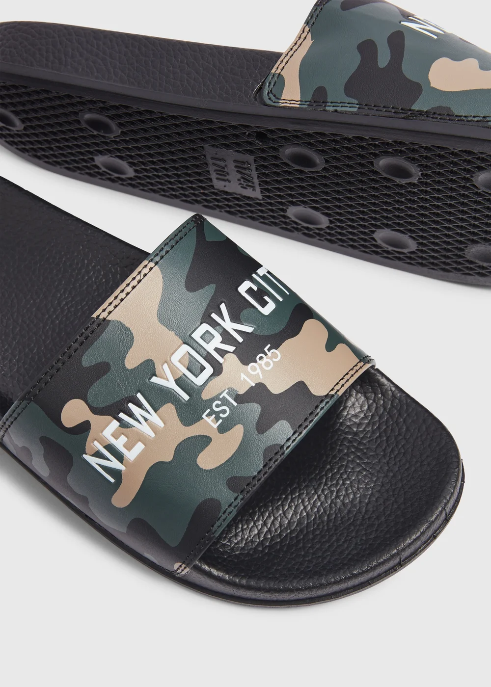 Grey Camo New York Sliders - Size 6 Image 2