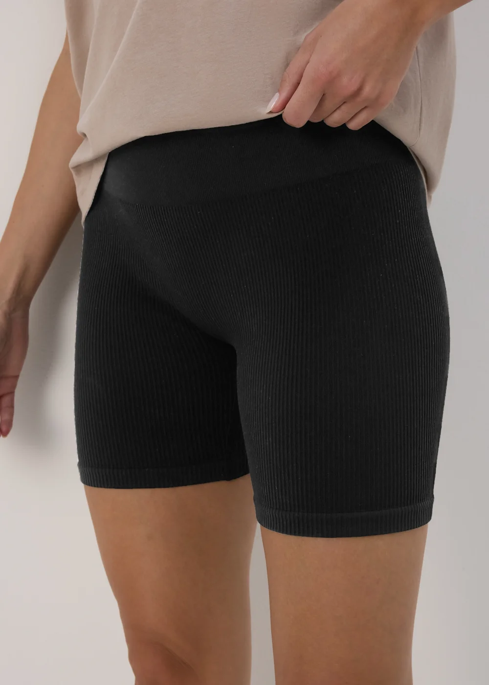 Black Seamless Cycling Shorts - S Image 3
