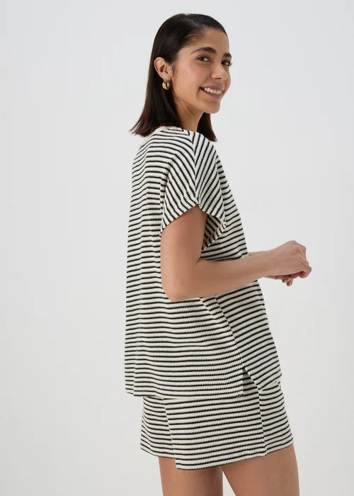 Black & White V Neck Top - 8 Image 2