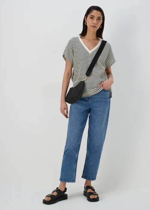 Black & White V Neck Top - 8 Image 4