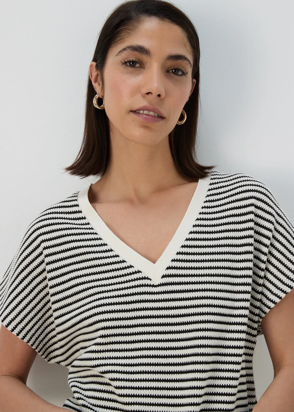 Black & White V Neck Top - 8 Image 3