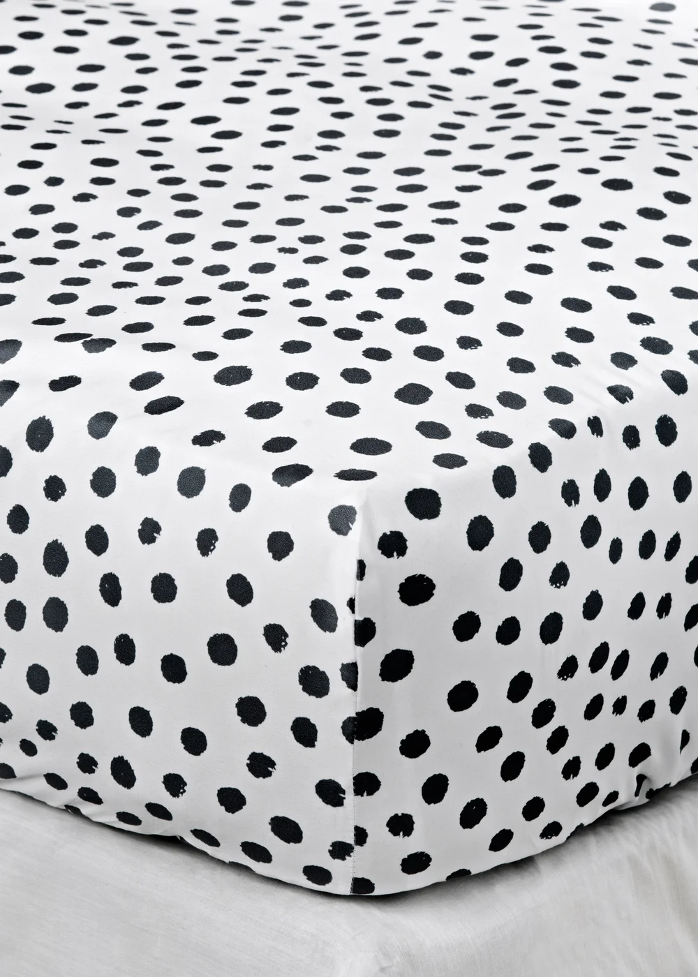 Black Mono Spots Print Duvet Set - Single Image 4