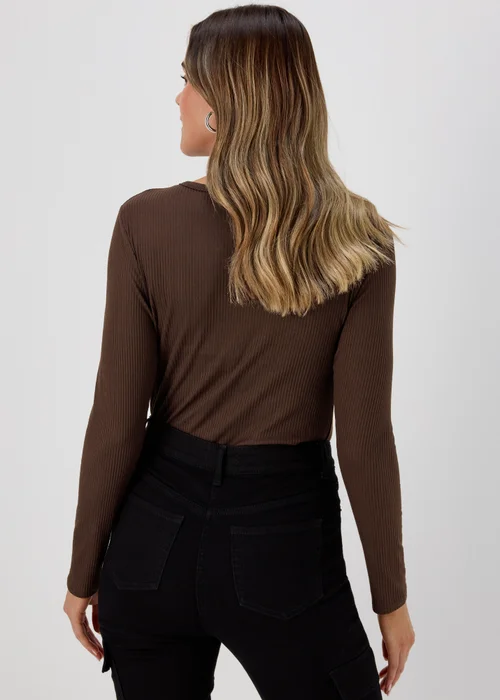 Brown Notch Neck Rib Top - Size 8 Image 2