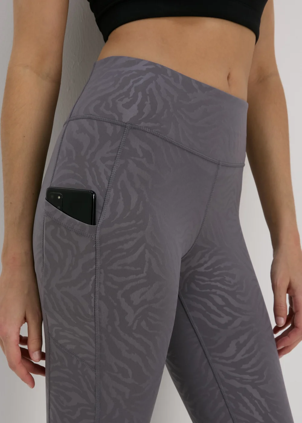 Souluxe Grey Tonal Printed Leggings - 8 Image 3