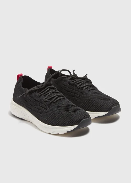 Souluxe Black Runner Trainers - Size 3 Image 1