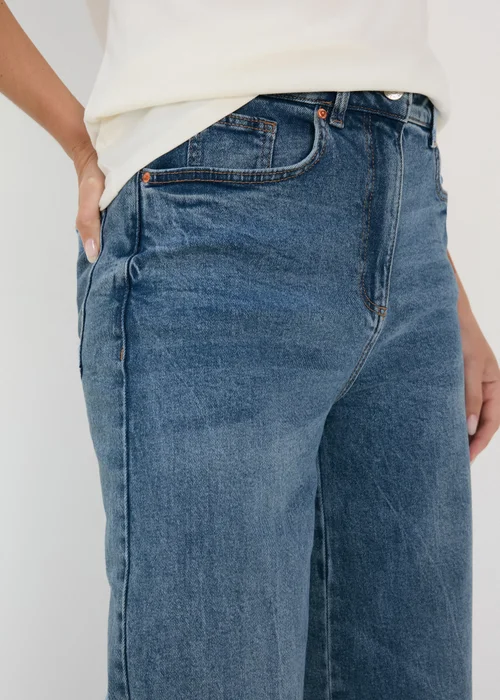 Mid Wash Wide Leg Jeans - 8/L29 Image 3