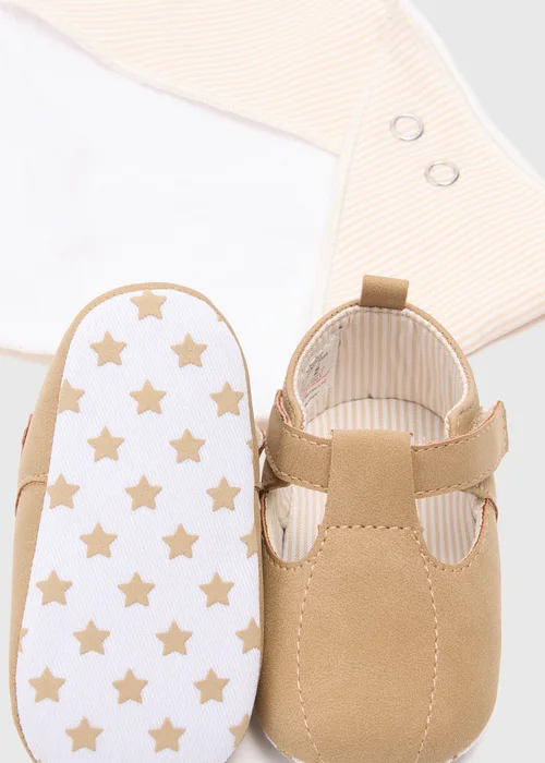 Baby Tan Shoes & Bib Set (Newborn-18mths) - Age 6 - 9 Months Image 2