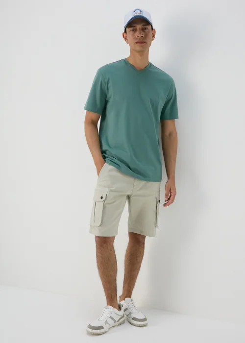 Pine V Neck T-Shirt - S Image 4