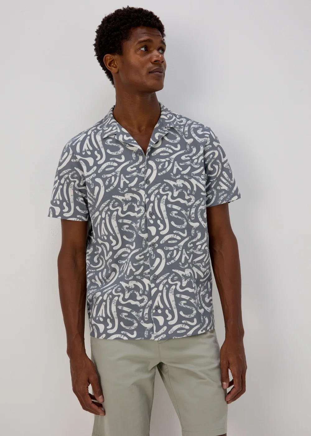 Blue & White Short-Sleeved Swirl Print Shirt - S Image 4