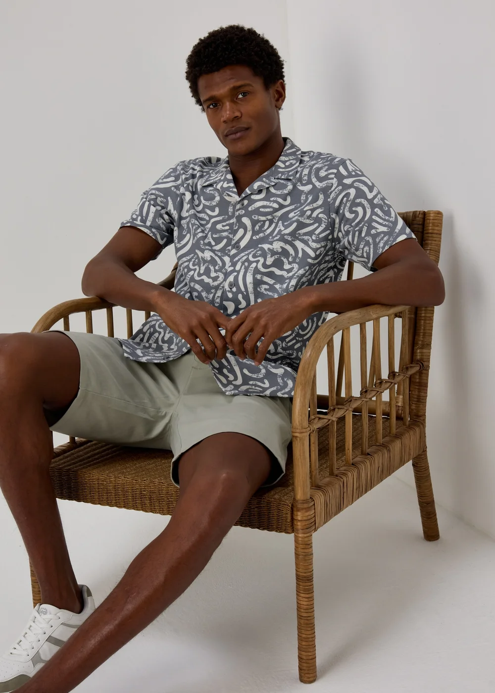 Blue & White Short-Sleeved Swirl Print Shirt - S Image 1