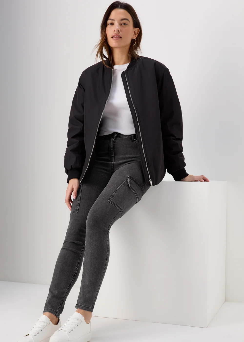 Black Denim Cargo Jeans - 8 Image 4