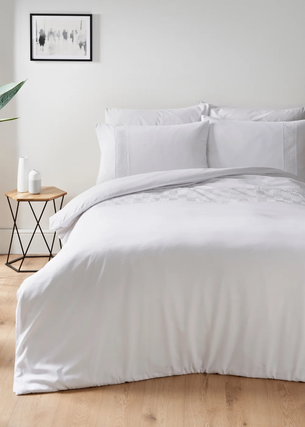 White Duvet Set - Single Image 1