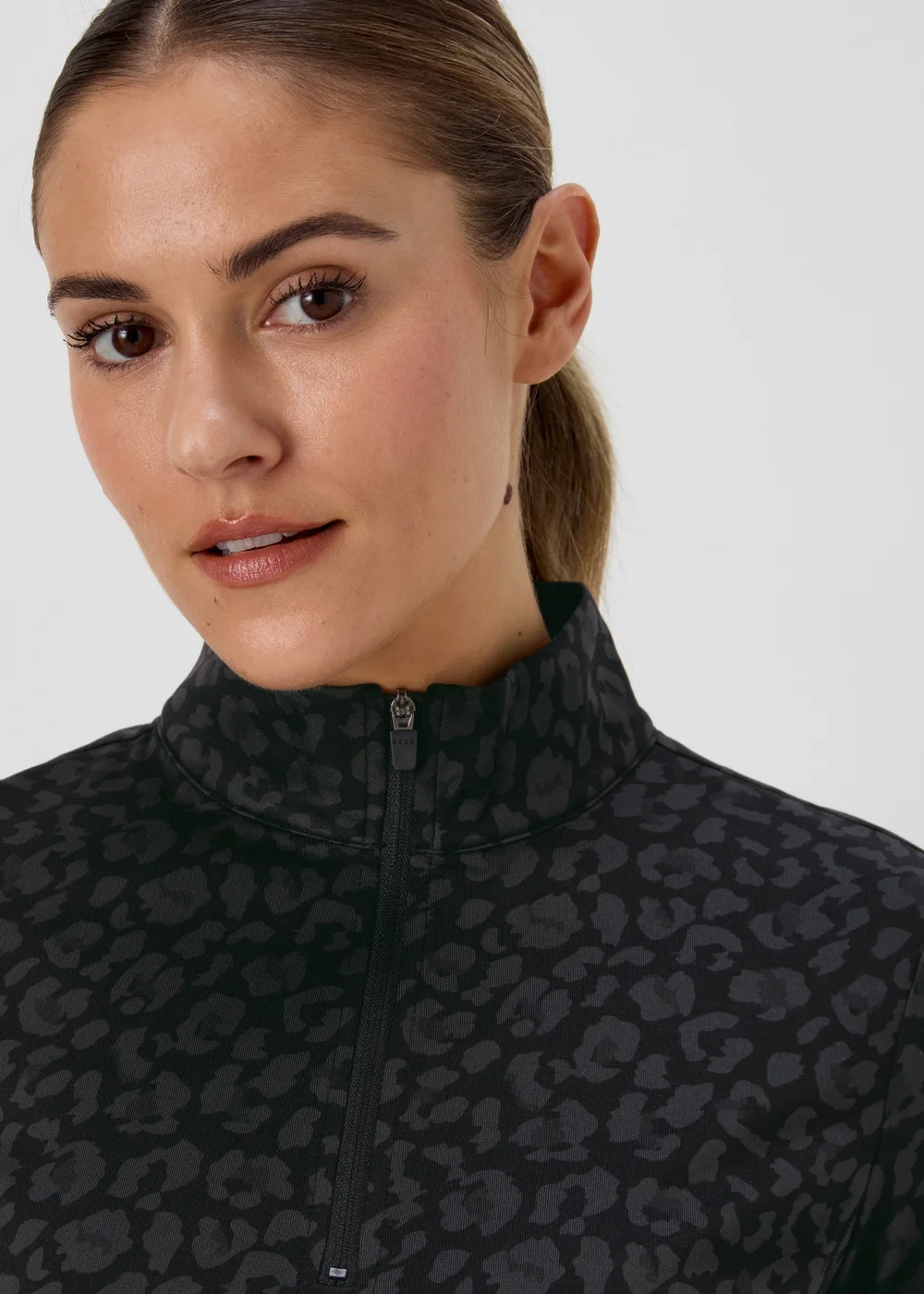 Souluxe Charcoal Leopard Half Zip - S Image 3