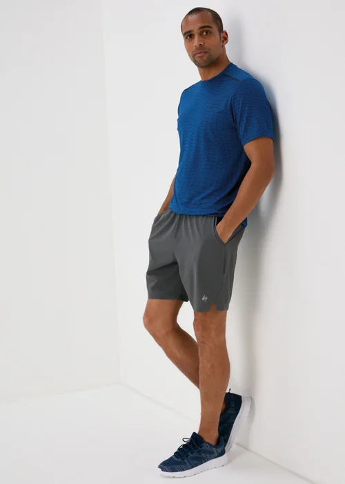 Souluxe Blue Grid Geo Print T-Shirt - Small Image 4