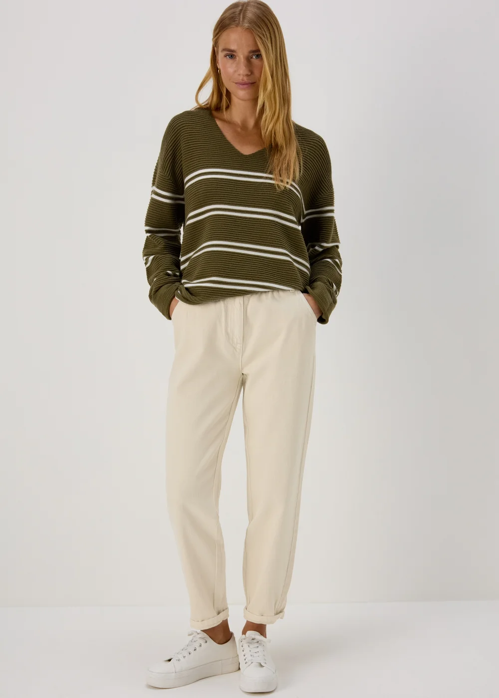 White Swan Paperbag Jeans - 8 Image 4
