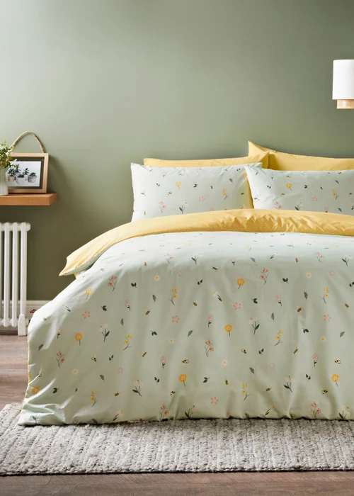 Green Floral Bee Duvet Covers - Single Image 1