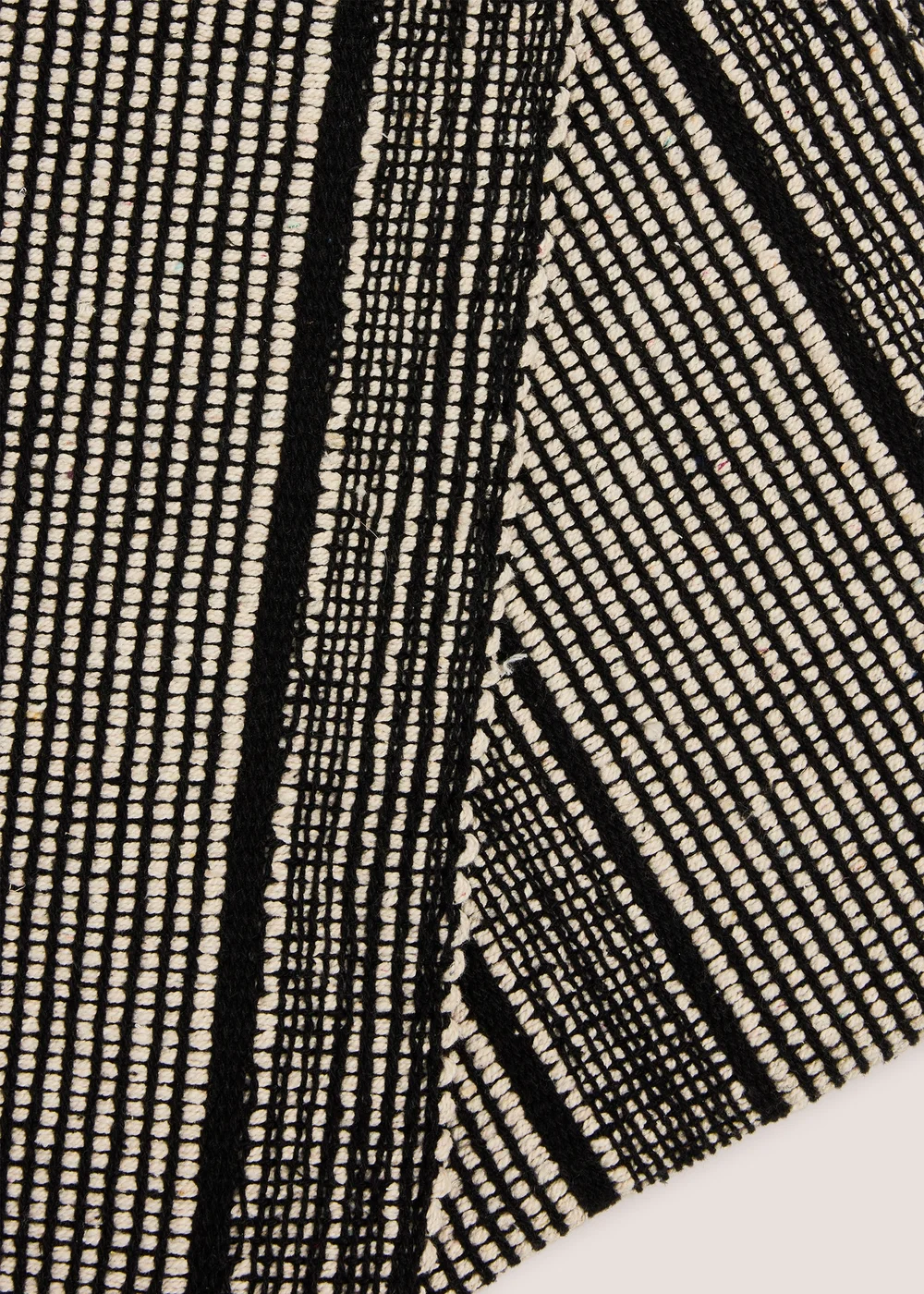 Gold Casa Woven Table Runner (35cm x 180cm) Image 2