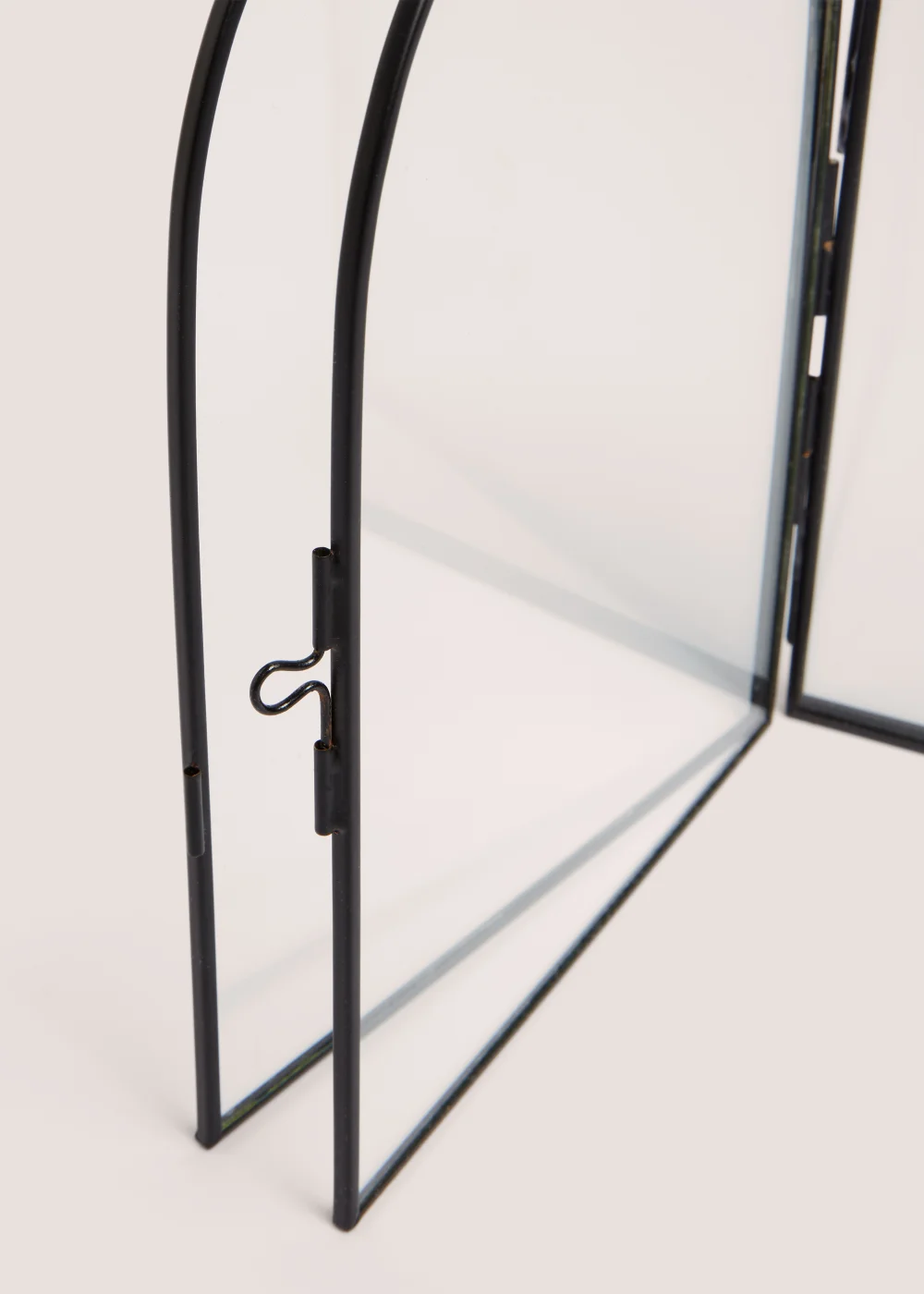 Metal Double Window Frame (5x7”) Image 2