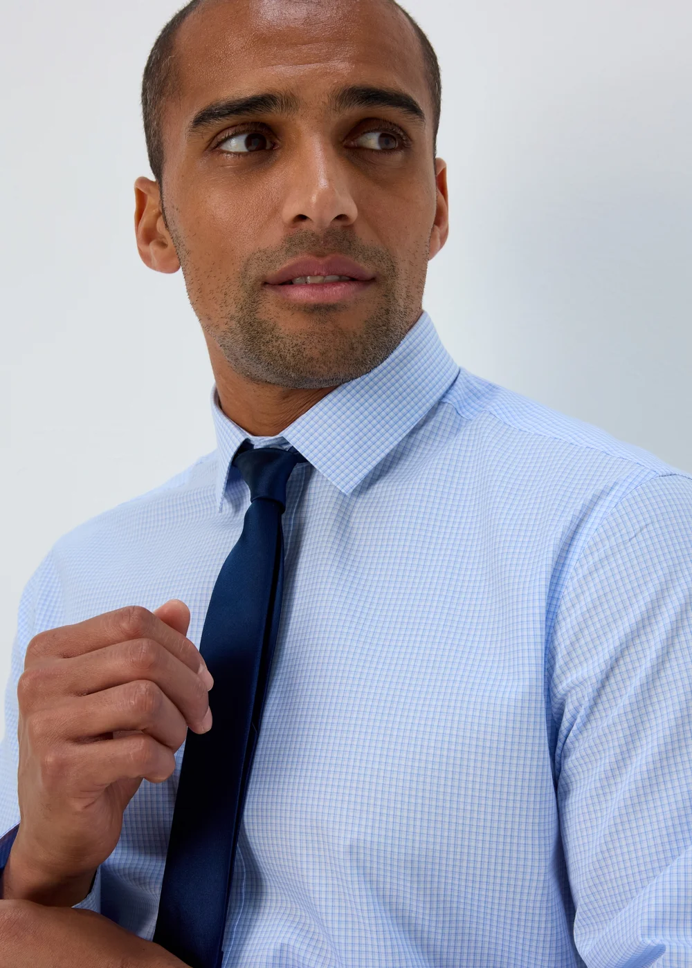 Taylor & Wright Blue Mini Check Slim Fit Shirt & Tie - 15.5 Collar Image 3