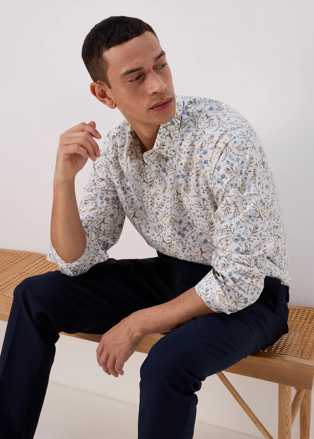 Taylor & Wright White Floral Print Long Sleeve Shirt - Small Image 1