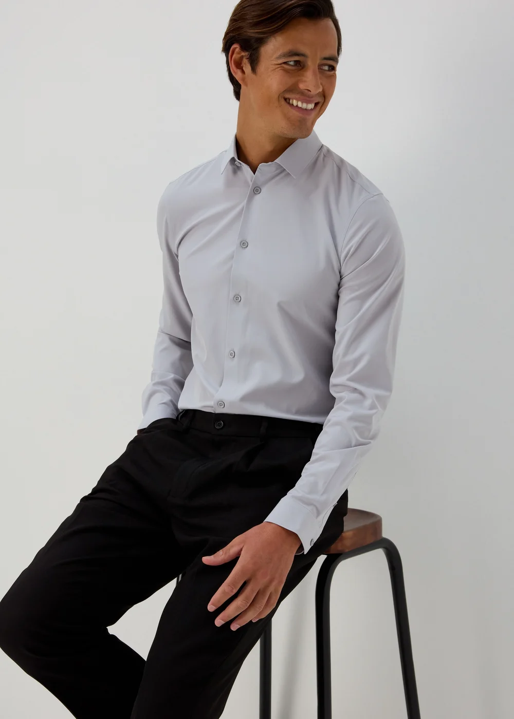 Taylor & Wright Grey Slim Fit 4 Way
Stretch Shirt - S Image 1