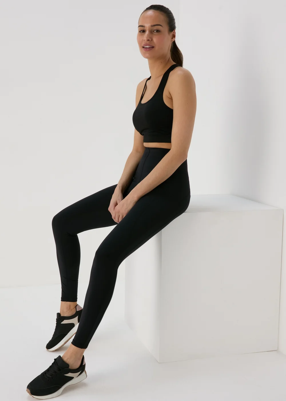 Souluxe Black Shape Leggings - 8 Image 4