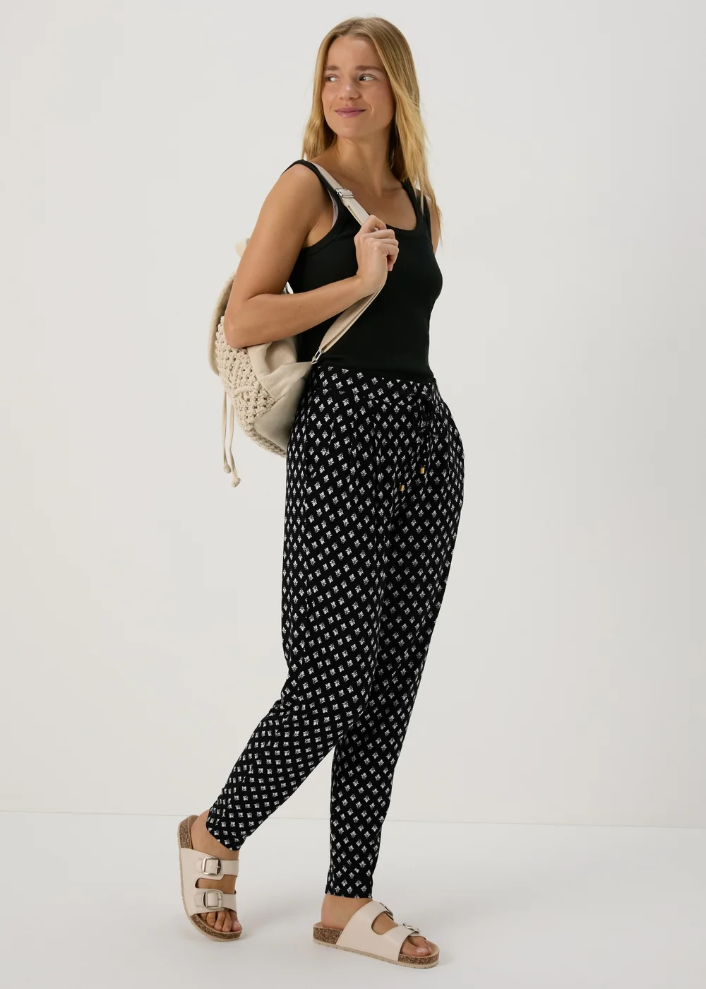 Black Geo Printed Harem Trousers - 8 Image 4