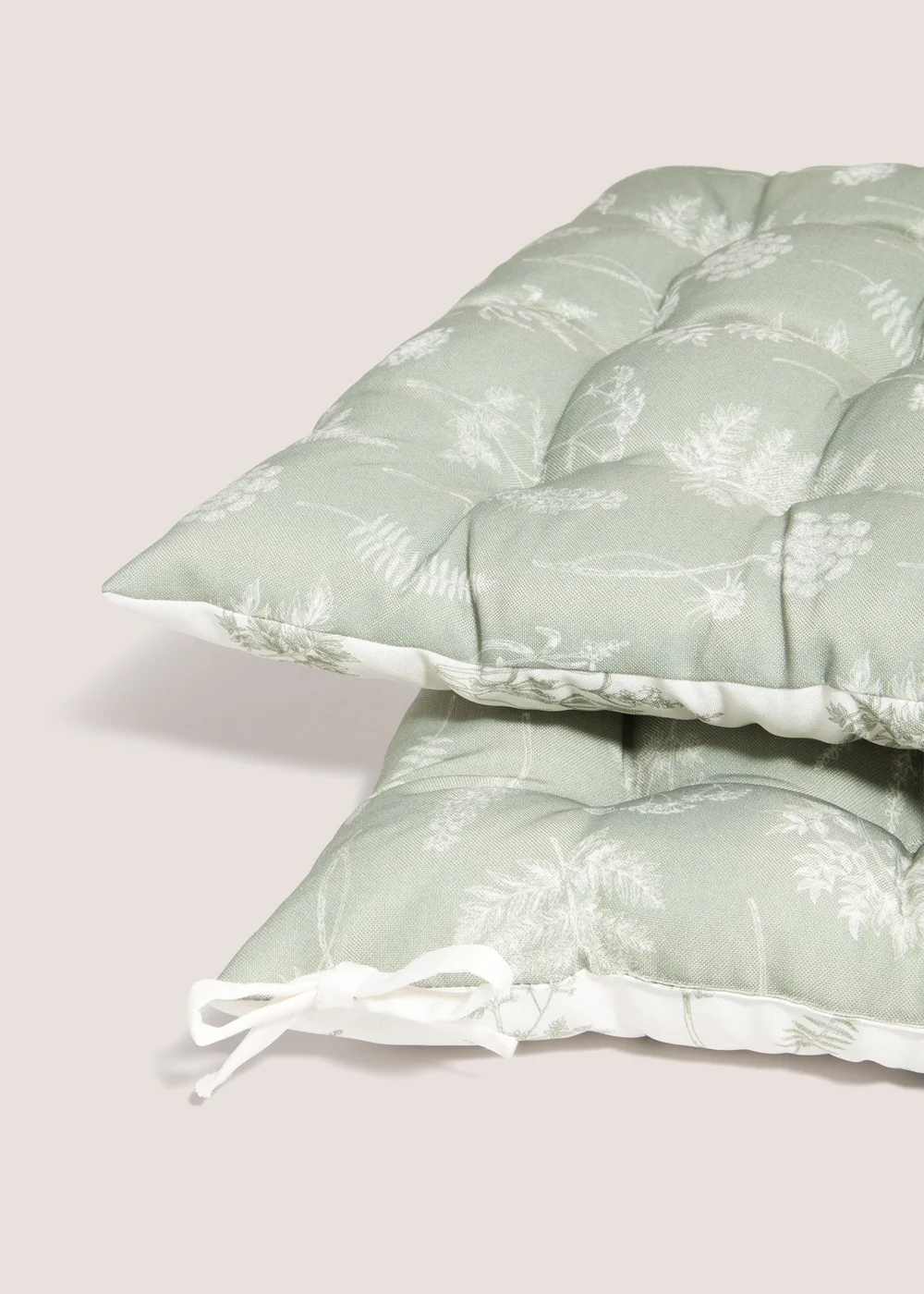 Outdoor White Retreat Seat Pads (40cm x 40cm) Image 2