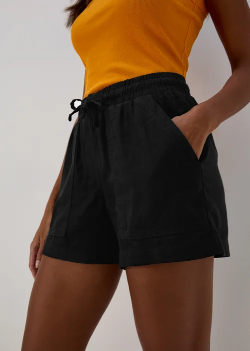 Black Linen Utility Shorts - 8 Image 3
