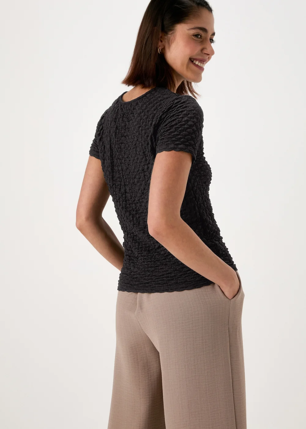 Black Short Sleeve Textured T-Shirt - 8 Image 2