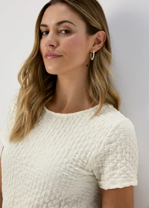 Ivory Textured T-Shirt - 8 Image 3