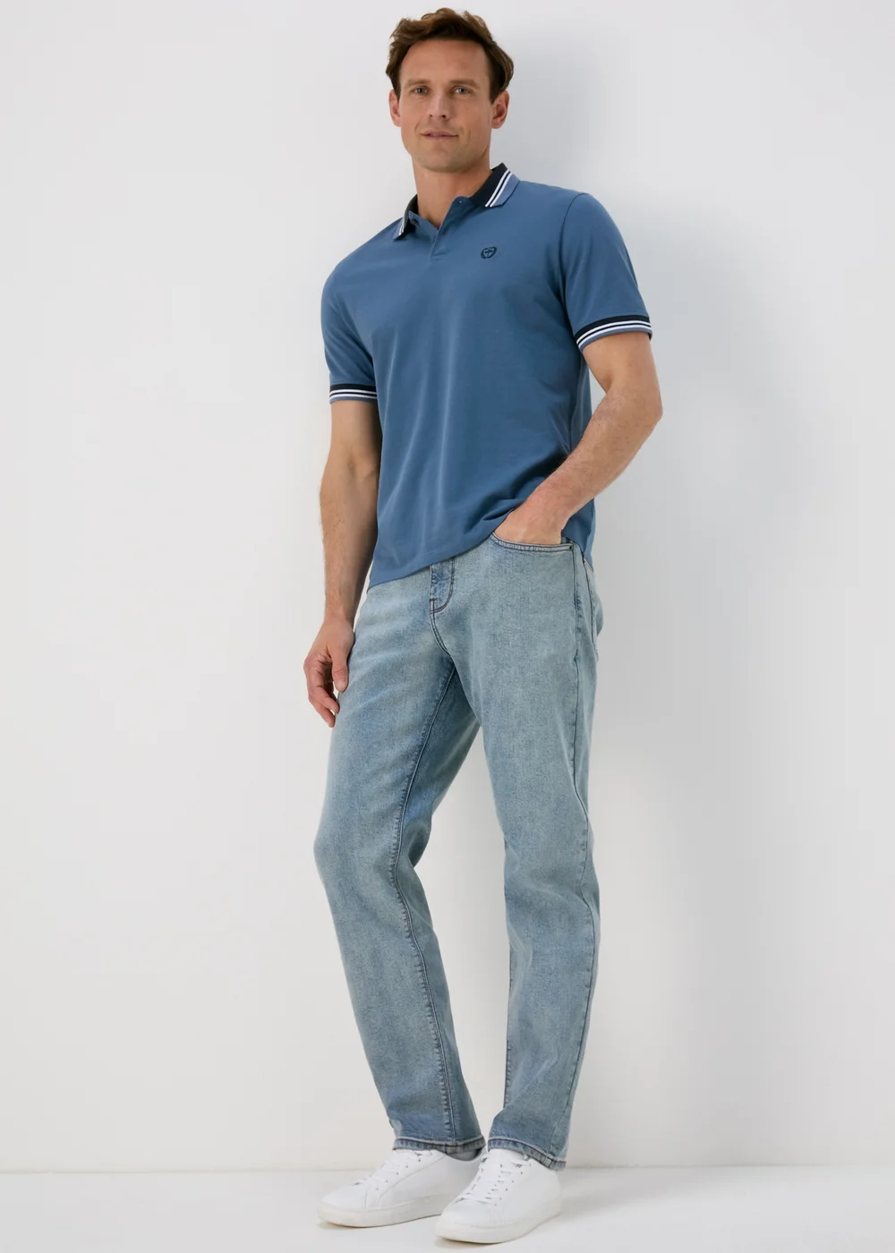 Blue Light Wash Straight Fit Jeans - 30 R Image 1