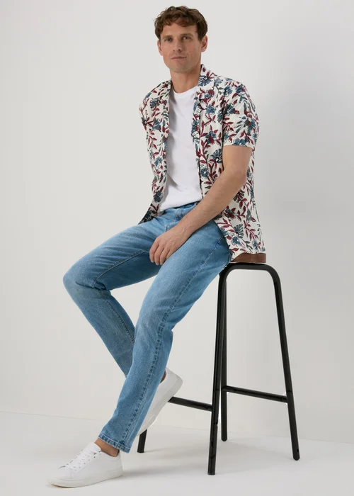 Mid Blue Tapered Jeans - 30 R Image 4
