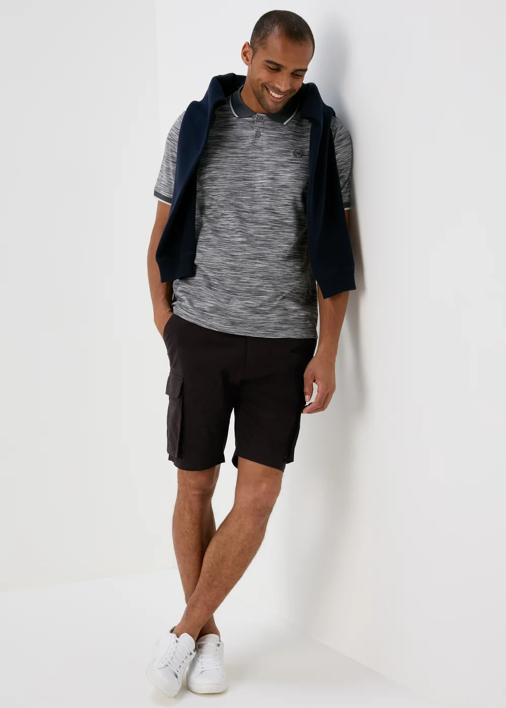 Black Basic Cargo Shorts - 30 Image 4