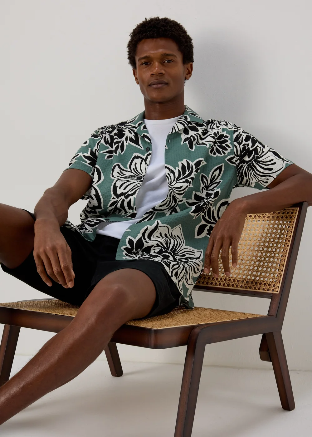 Black Slim Fit Chino Shorts - 30 Image 4