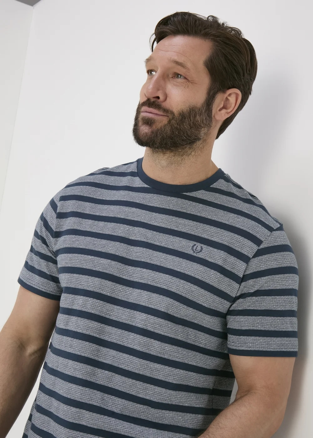 Lincoln Navy Design T-Shirt - Small Image 1