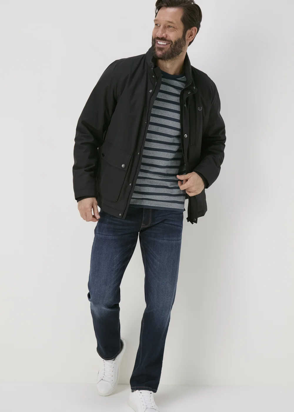 Lincoln Navy Design T-Shirt - Small Image 4