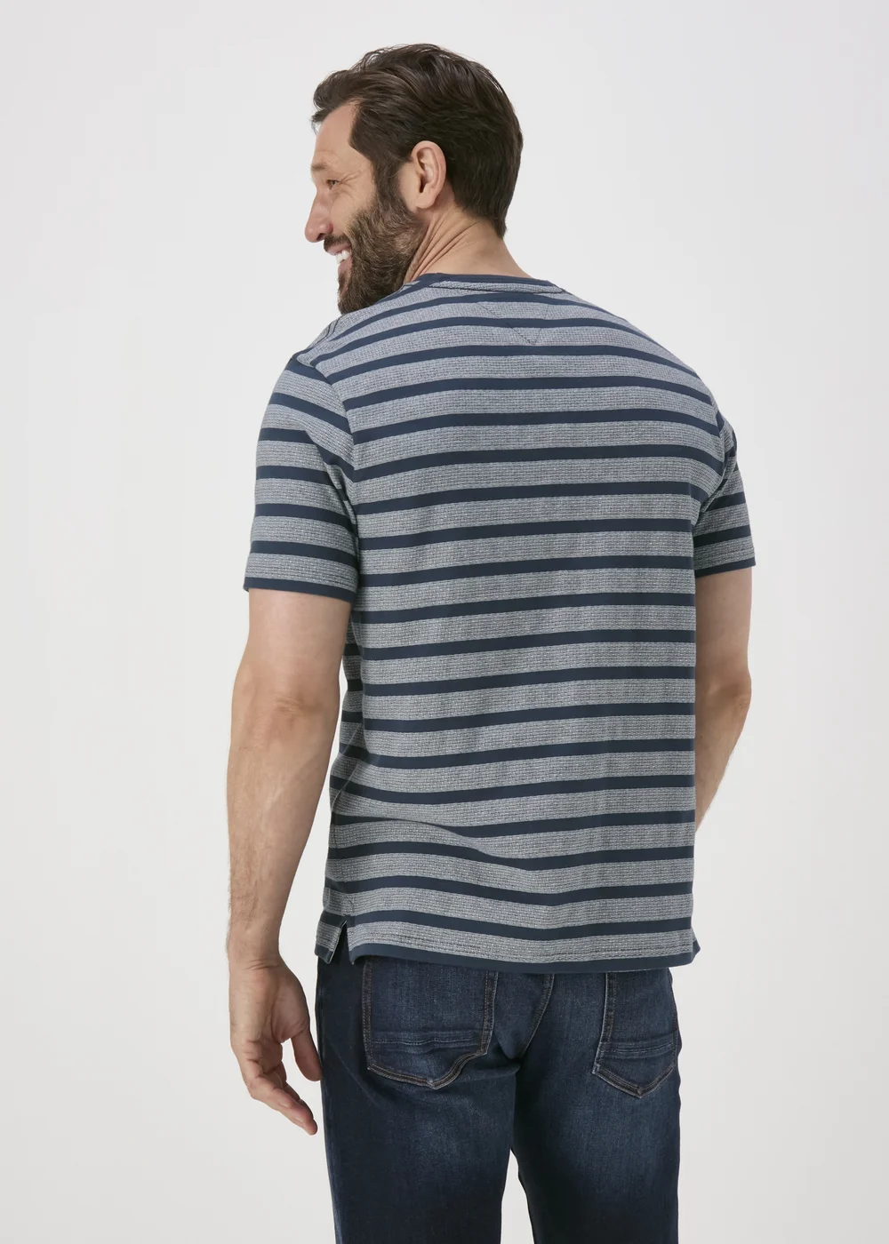 Lincoln Navy Design T-Shirt - Small Image 2