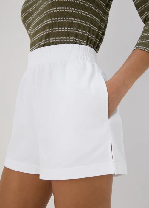 White Basic Shorts - S Image 3