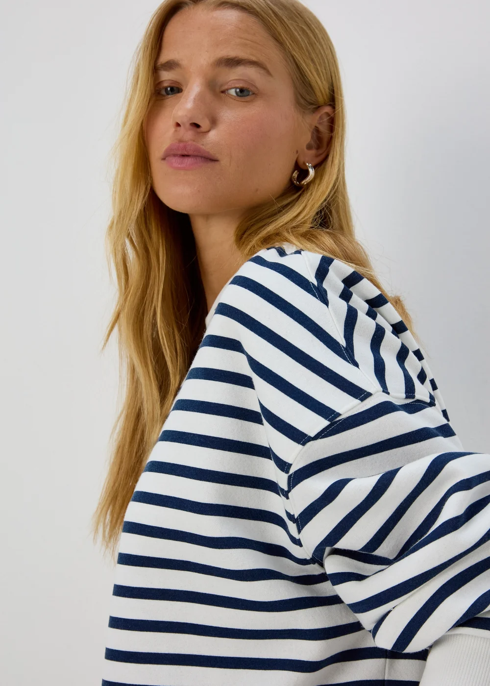 Blue Stripe Basic Sweatshirt - S Image 3