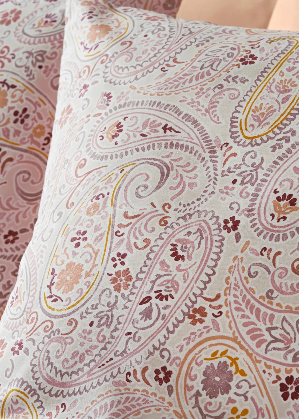Pink Paisley Duvet Set - Single Image 2