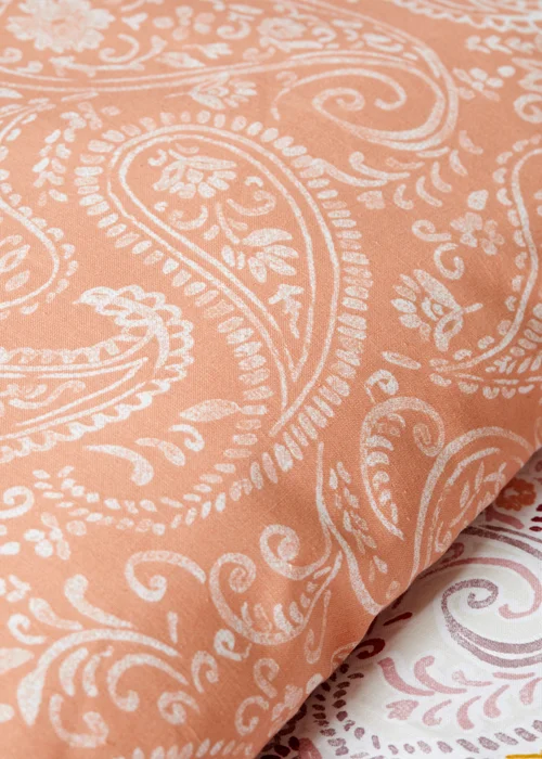 Pink Paisley Duvet Set - Single Image 3