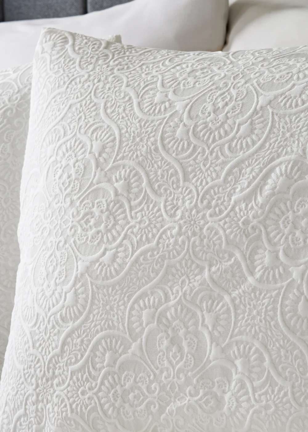 White Matelassé Duvet Set - Double Image 2
