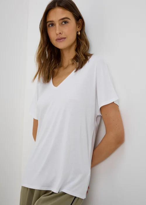 Et Vous White Classic V Neck T-Shirt - 8 Image 5