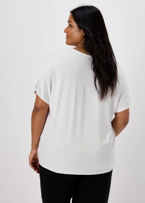 Et Vous White Classic V Neck T-Shirt - 8 Image 4