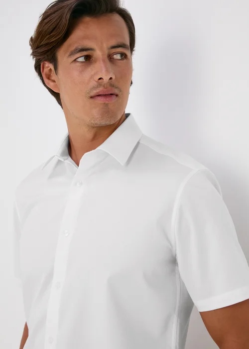Taylor & Wright White Textured Short Sleeve Shirt - Small Image 1
