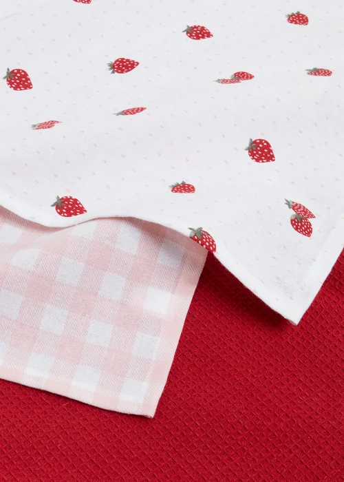 3 Pack Strawberry Tea Towels (65cm x 40cm) Image 2